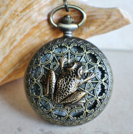Frog pocket watch men's pocket watch, front case is mounted with bronze frog