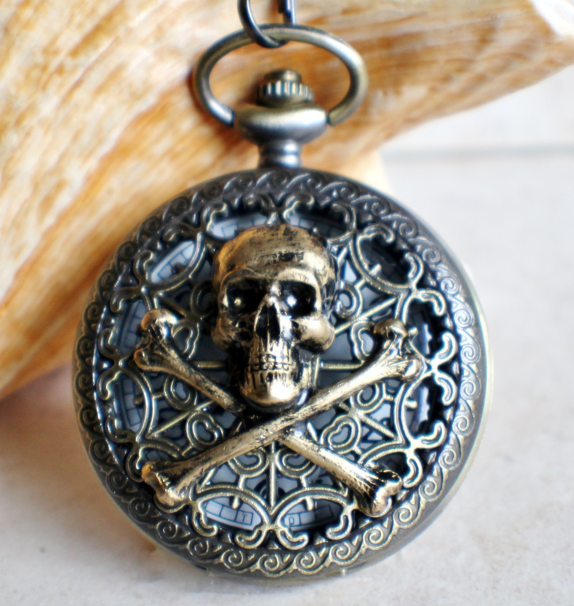 IMG_1054.jpg Skull and Crossbones Battery Operated Pocket Watch - Image 1